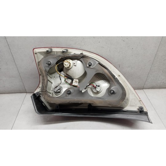 FARO POSTERIORE ESTERNO SINISTRO KIA Cee'd 2006>2012 usato