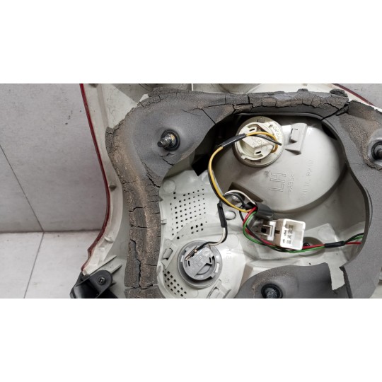 FARO POSTERIORE ESTERNO SINISTRO KIA Cee'd 2006>2012 usato