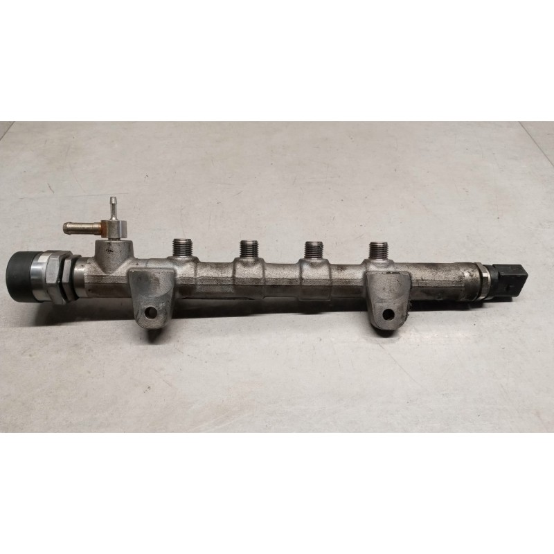 MERCEDES-BENZ van RIPARTITORE RAIL DEL CARBURANTE MERCEDES-BENZ van Vito-V (W447) 2014>2019 usato