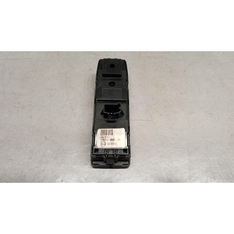 VOLVO truck INTERRUTTORI E PULSANTI ALZAVETRI VOLVO truck FH euro 6 usato