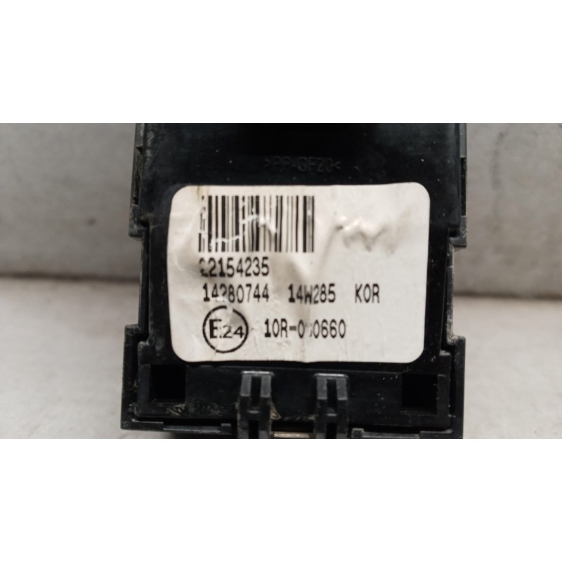 VOLVO truck INTERRUTTORI E PULSANTI ALZAVETRI VOLVO truck FH euro 6 usato