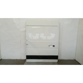 RIGHT SIDE SLIDING DOOR...