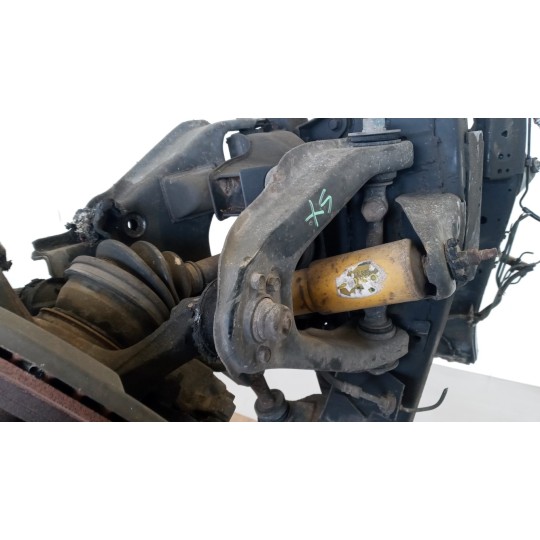 SEMIASSE ANTERIORE SINISTRO NISSAN King Cab 1988>1998 usato