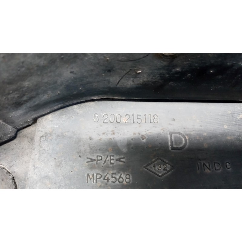 RENAULT van PLASTIC MUDGUARDS TO THE RIGHT RENAULT van Mascott used