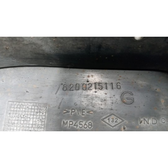 PLASTIC MUDGUARDS TO THE LEFT RENAULT van Mascott used
