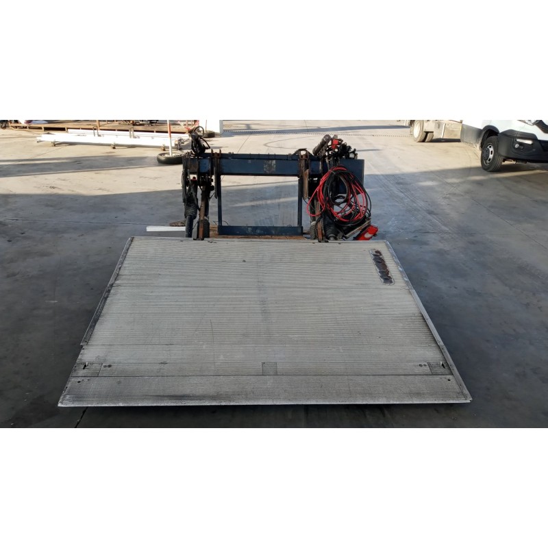 RENAULT van TAIL LIFT RENAULT van Mascott used