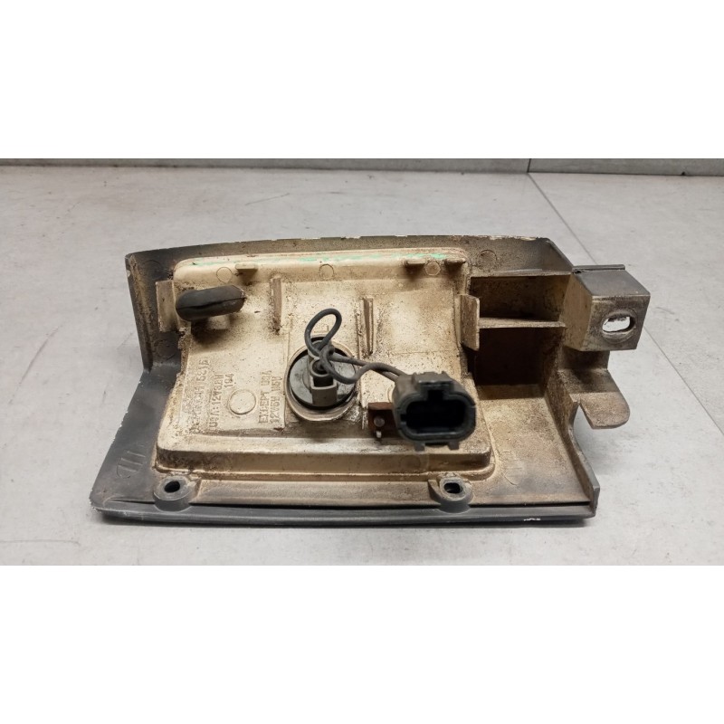 NISSAN LEFT FRONT INDICATORS NISSAN King Cab 1988>1998 used