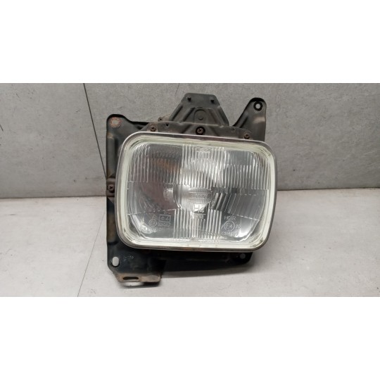 FARO ANTERIORE DESTRO NISSAN King Cab 1988>1998 usato