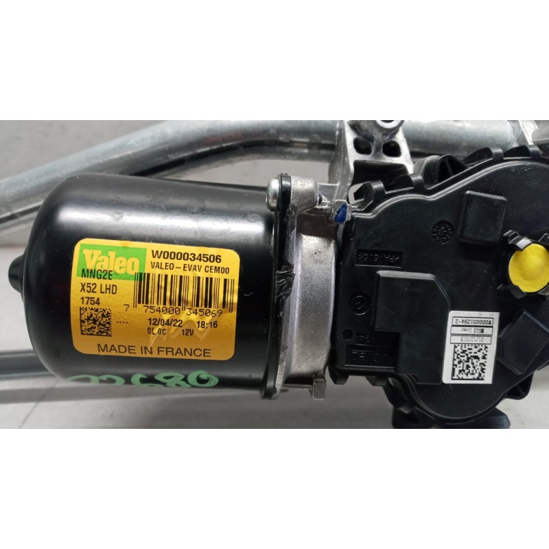 DACIA windshield wiper motor DACIA Duster 2021> used