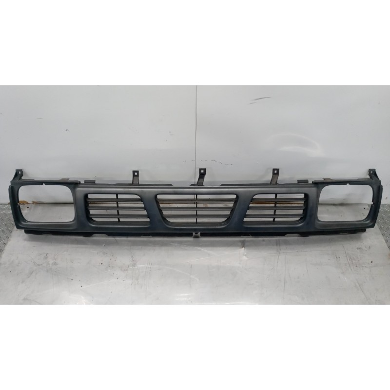 NISSAN MASCHERINE NISSAN King Cab 1988>1998 usato