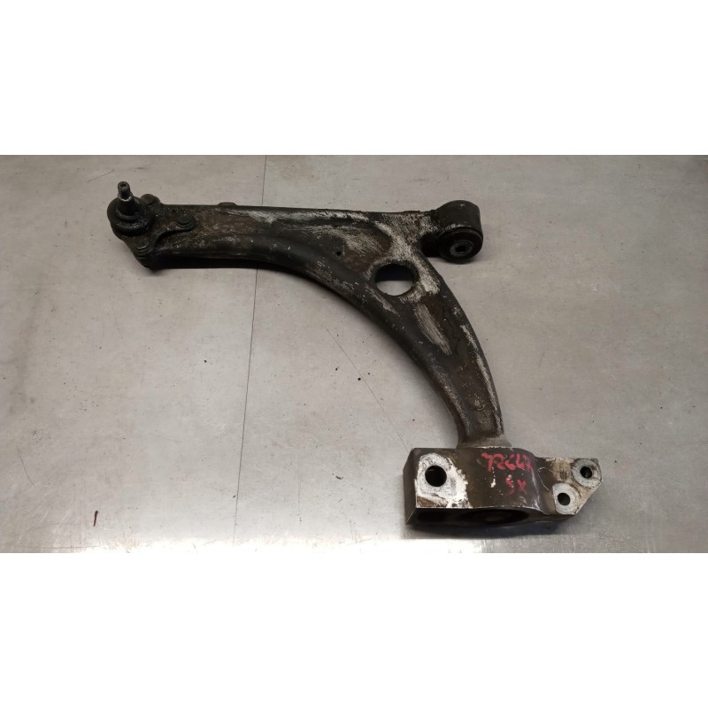VOLKSWAGEN CONTROL ARM FRONT LOWER LEFT  VOLKSWAGEN Passat 2005>2010 used