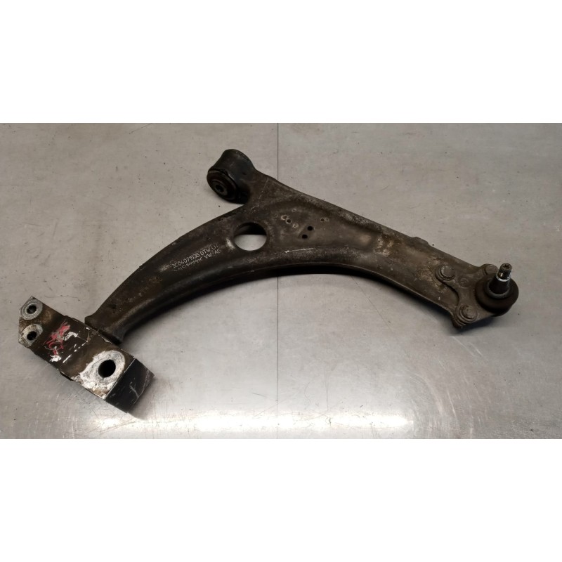 VOLKSWAGEN CONTROL ARM FRONT LOWER RIGHT  VOLKSWAGEN Passat 2005>2010 used