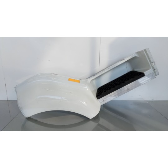 RIGHT FRONT MUDGUARD  RENAULT truck Premium 2005>2013 used