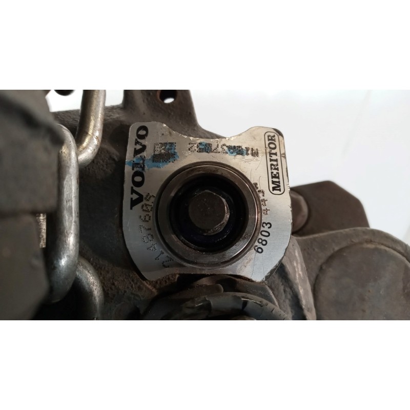 VOLVO truck PINZA ANTERIORE DESTRA VOLVO truck FH euro 6 usato