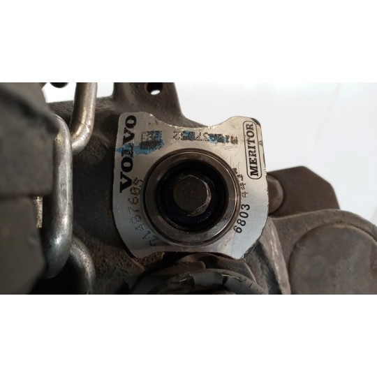 PINZA ANTERIORE DESTRA VOLVO truck FH euro 6 usato