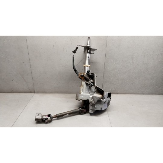 PIANTONE STERZO NISSAN Qashqai 2010>2014 usato