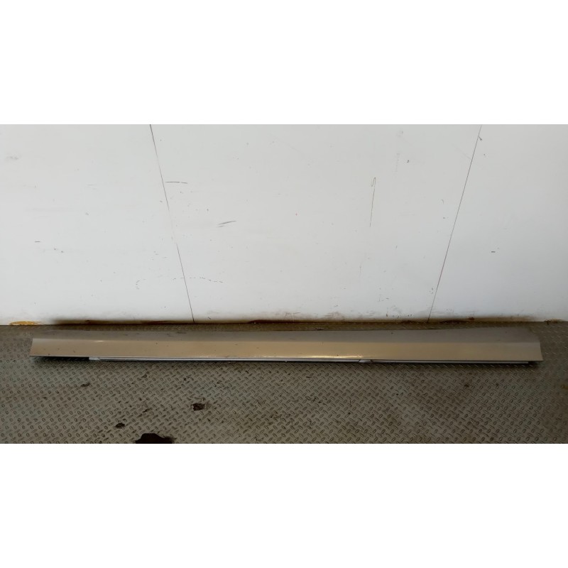 MERCEDES-BENZ MINIGONNA DESTRA MERCEDES-BENZ Classe C (W204) 2007>2011 usato