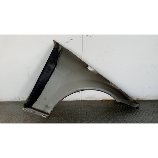 PARAFANGO ANTERIORE SINISTRO MERCEDES-BENZ Classe C (W204) 2007>2011 usato