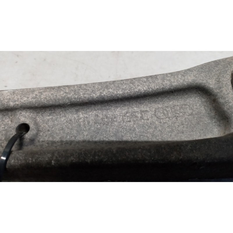 AUDI BRACCIO OSCILLANTE ANTERIORE SUPERIORE SINISTRO AUDI A4 2011>2015 usato