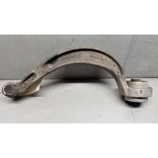BRACCIO SOSPENSIONE INFERIORE SINISTRO AUDI A4 2011>2015 usato