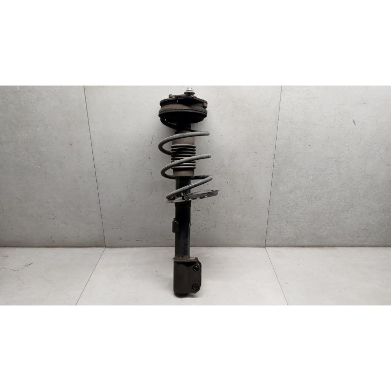 RENAULT RIGHT FRONT SHOCK ASSORBER RENAULT Clio 2009>2012 used