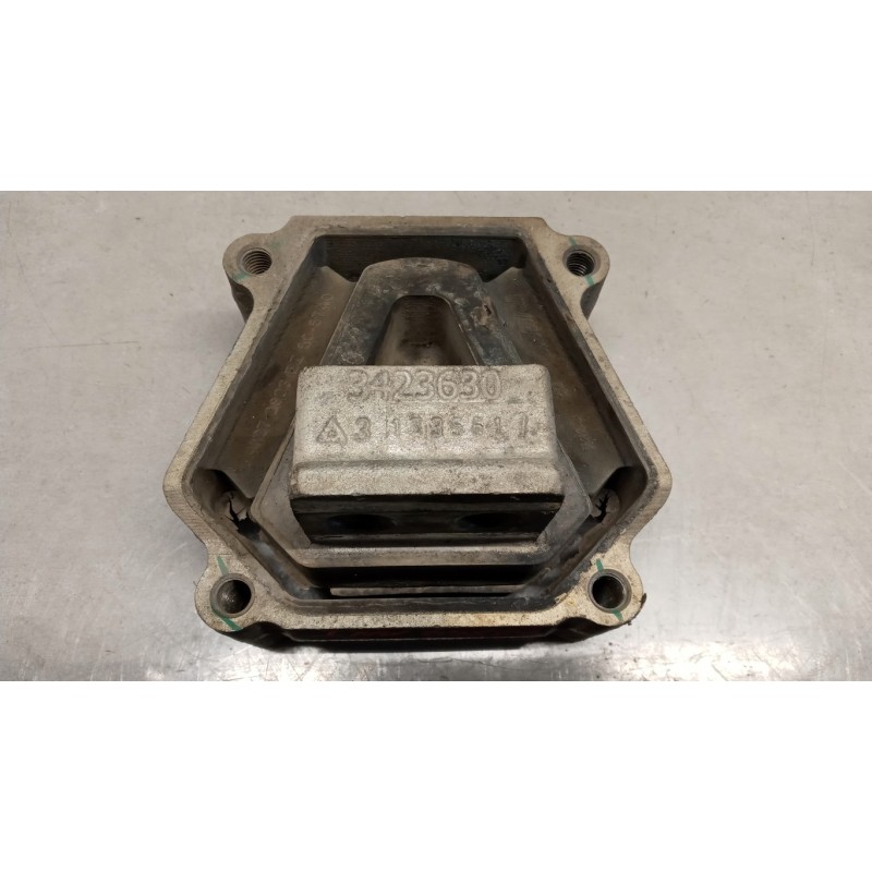 IVECO SUPPORTO MOTORE IVECO Stralis 2013> usato