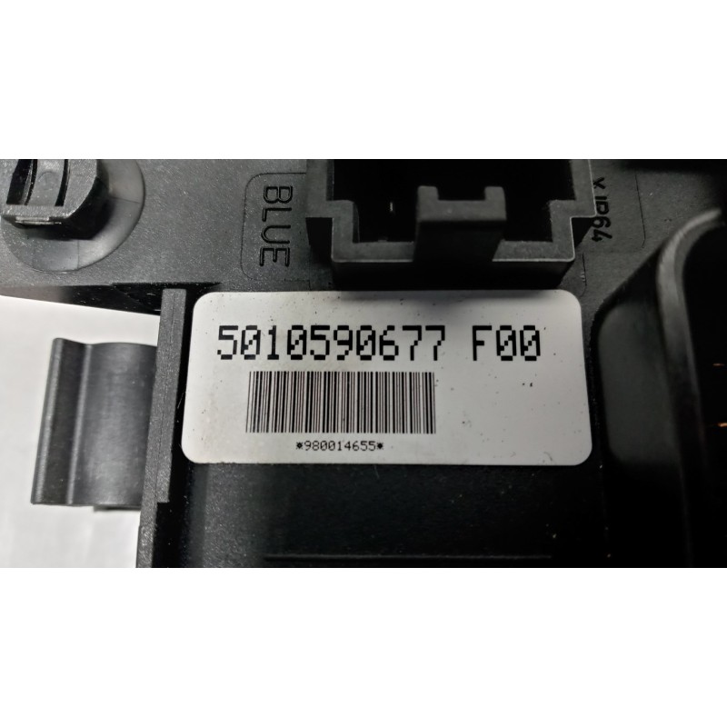 RENAULT truck SCATOLA FUSIBILI RENAULT truck Premium 2005>2013 usato