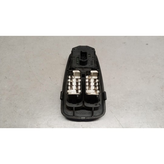 INTERRUTTORI E PULSANTI ALZAVETRI SCANIA Serie G 2005> usato