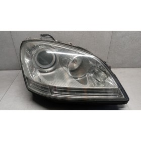 RIGHT HEADLIGHT...