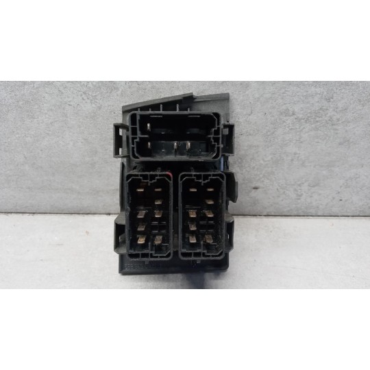 INTERRUTTORI E PULSANTI ALZAVETRI RENAULT truck Premium 2005>2013 usato