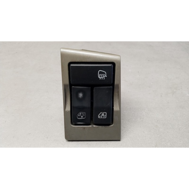 RENAULT truck INTERRUTTORI E PULSANTI ALZAVETRI RENAULT truck Premium 2005>2013 usato