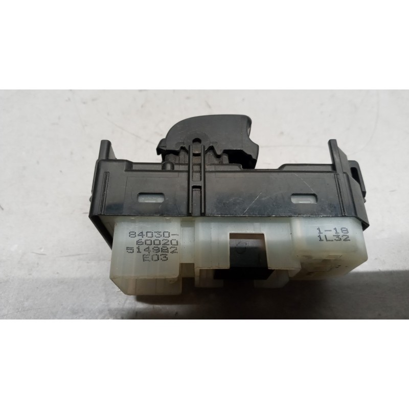 TOYOTA INTERRUTTORI E PULSANTI ALZAVETRI TOYOTA Land Cruiser 120/125 usato