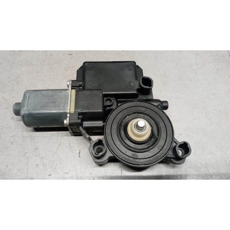 VOLKSWAGEN van FRONT RIGHT POWERED WINDOWS  VOLKSWAGEN van Trasporter T5 2009>2015 used