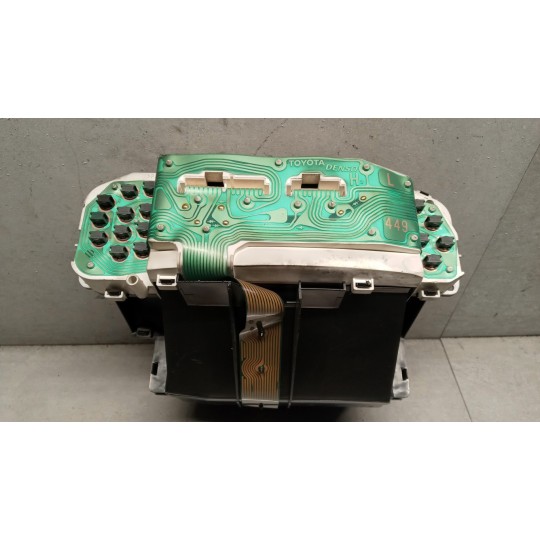QUADRO STRUMENTI TOYOTA Yaris 1999>2003 usato