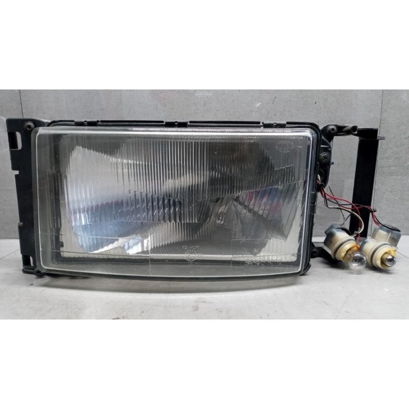 SCANIA FRONT LEFT FLASHLIGHT  SCANIA 114 used