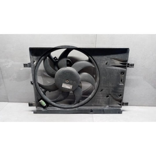 CONVOGLIATORE ELETTROVENTOLA FIAT F.Grande Punto 2005>2012 usato