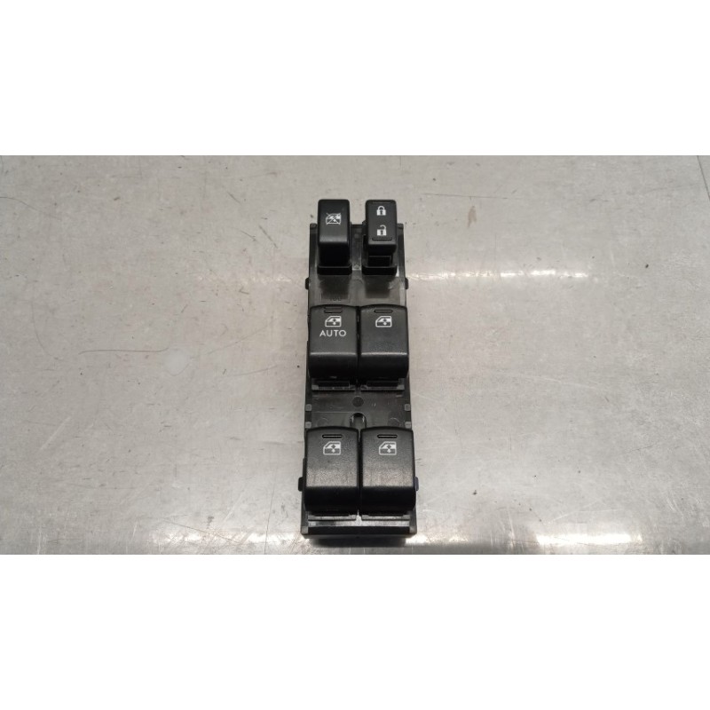 SUBARU INTERRUTTORI E PULSANTI ALZAVETRI SUBARU Forester 2012>2019 usato