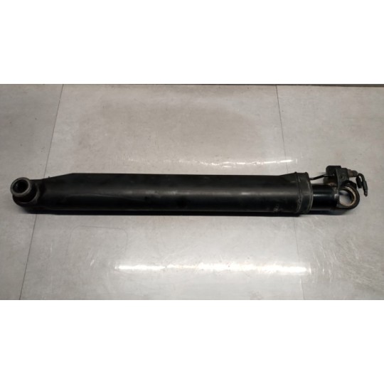 PISTONE ALZA CABINA VOLVO truck FH16 II 2002>2008 usato