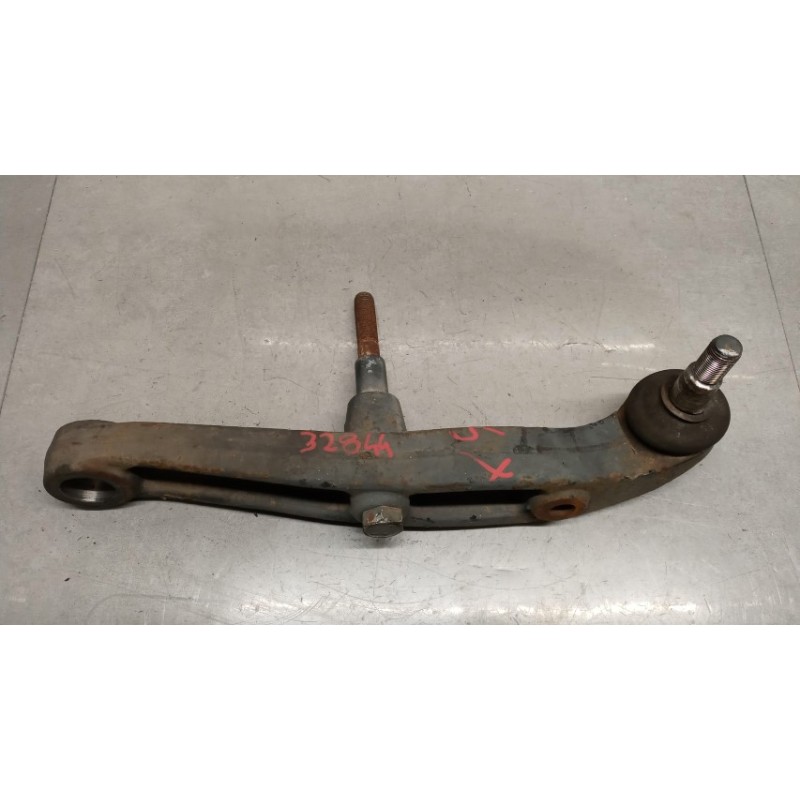 IVECO BRACCIO OSCILLANTE ANTERIORE INFERIORE SINISTRO IVECO Daily 2009>2012 usato