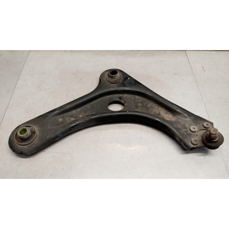 CITROEN CONTROL ARM FRONT LOWER RIGHT  CITROEN C3 2013>2016 used