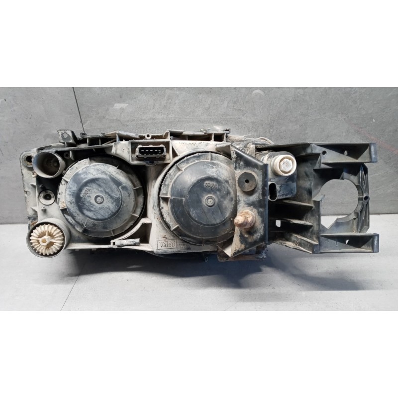 RENAULT truck RIGHT HEADLIGHT RENAULT truck Midlum used