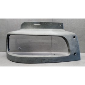 RIGHT HEADLIGHT SEAT...