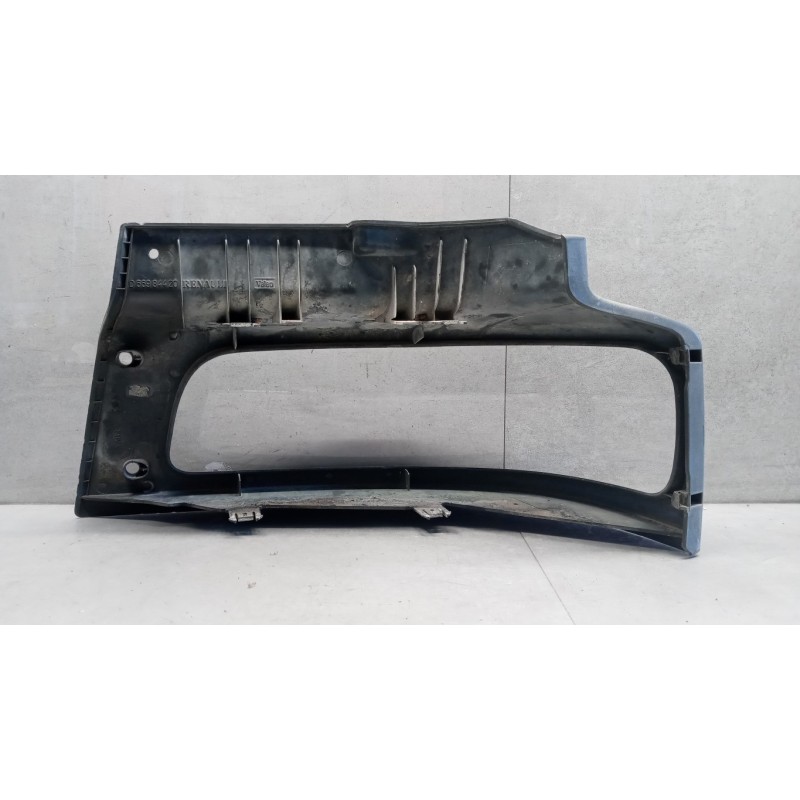 RENAULT truck RIGHT HEADLIGHT SEAT RENAULT truck Midlum used