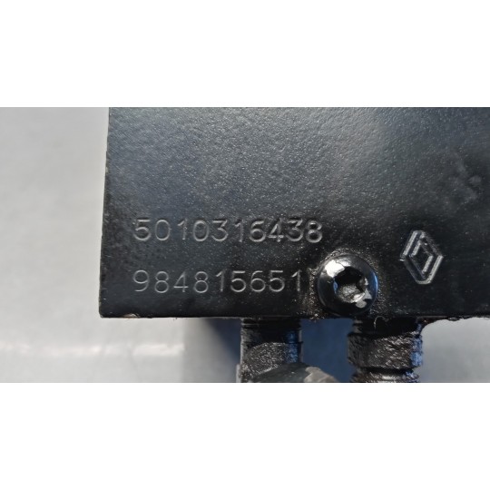 CAB LIFT PUMP  RENAULT truck Midliner used