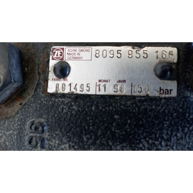 RENAULT truck STEERING BOX RENAULT truck Midliner used