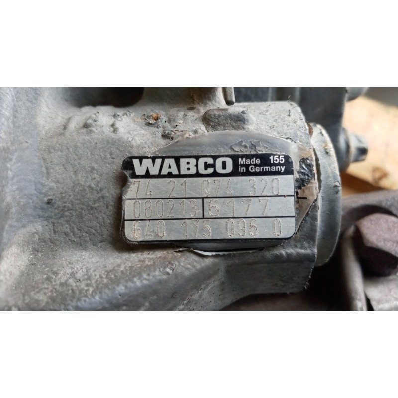 RENAULT truck LEFT REAR CALIPER BRAKE  RENAULT truck Midlum used