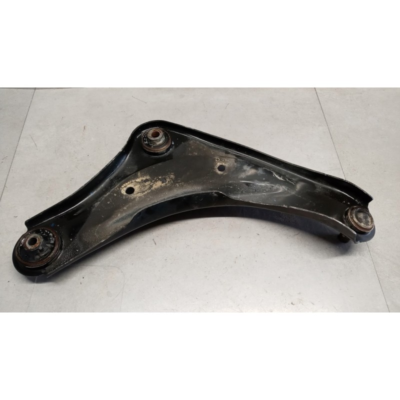 NISSAN CONTROL ARM FRONT LOWER LEFT  NISSAN Juke 2014>2019 used