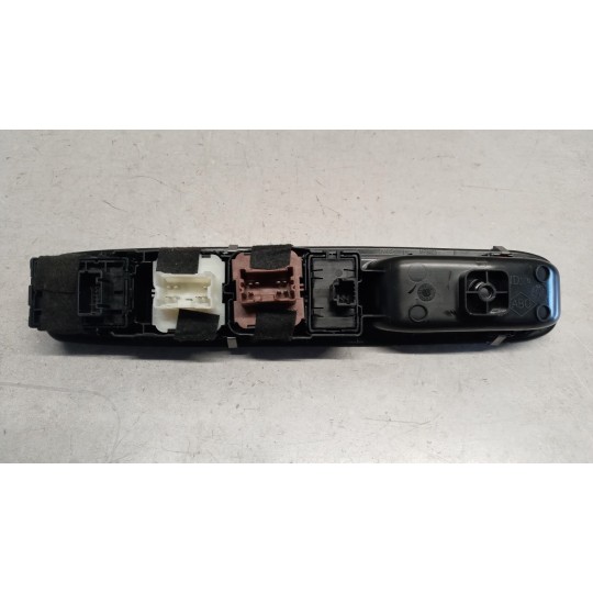 INTERRUTTORI E PULSANTI ALZAVETRI DACIA Sandero 2020> usato