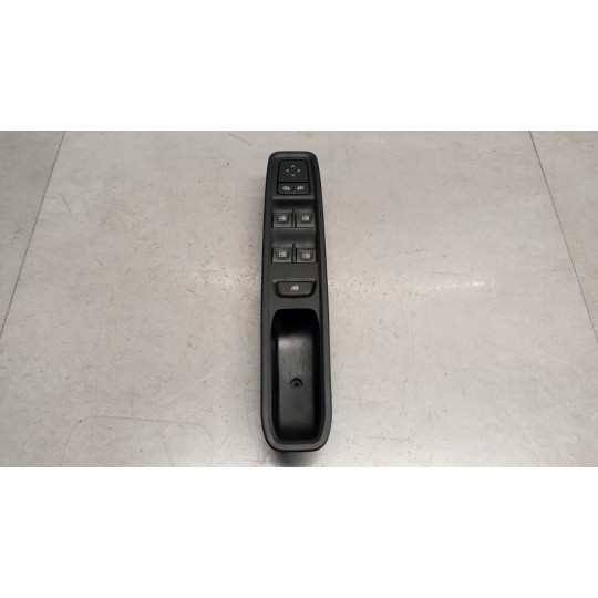 INTERRUTTORI E PULSANTI ALZAVETRI DACIA Sandero 2020> usato