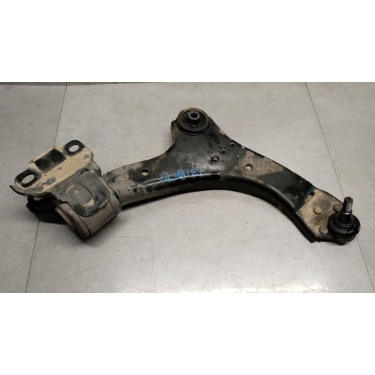 BRACCIO OSCILLANTE ANTERIORE INFERIORE DESTRO VOLVO V60 2013>2018 usato